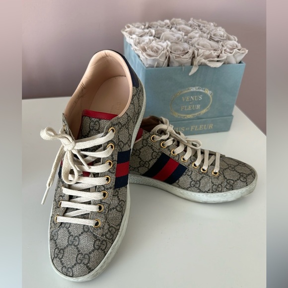Gucci Ace GG Supreme Sneakers - Picture 1 of 8